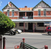 Maclean Hotel - Hervey Bay Accommodation