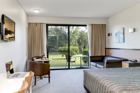 Macquarie 4 Star - Tourism Hervey Bay 2