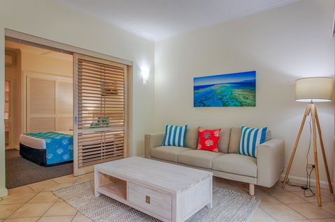 Macrossan House Boutique Holiday Apartments - Tourism Hervey Bay 2