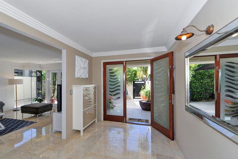 Magic On Main - Tourism Hervey Bay 1