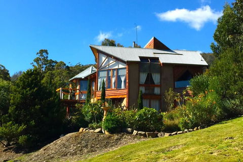 MAGICAL MOUNTAIN RETREAT - 20 Mins To CBD And Only 10 To MONA! - Hervey Bay Accommodation 3