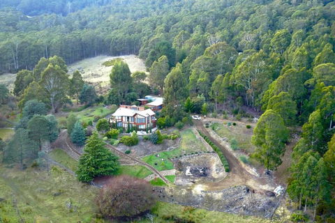 MAGICAL MOUNTAIN RETREAT - 20 Mins To CBD And Only 10 To MONA! - Hervey Bay Accommodation 1