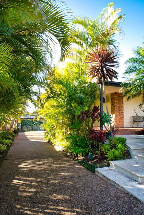 Magnificent Lakeview House - Long Jetty - Hervey Bay Accommodation 3