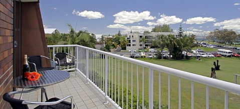 Main Beach Apartments - Hervey Bay Accommodation 0