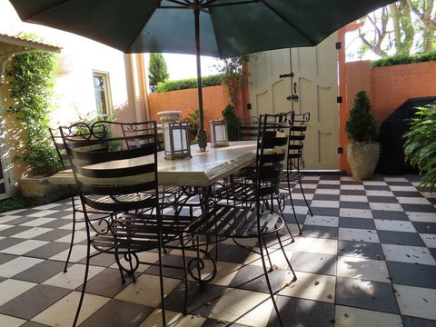 Maison De May Boutique Bed & Breakfast - Hervey Bay Accommodation 1