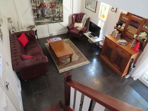 Maison De May Boutique Bed & Breakfast - Hervey Bay Accommodation 3