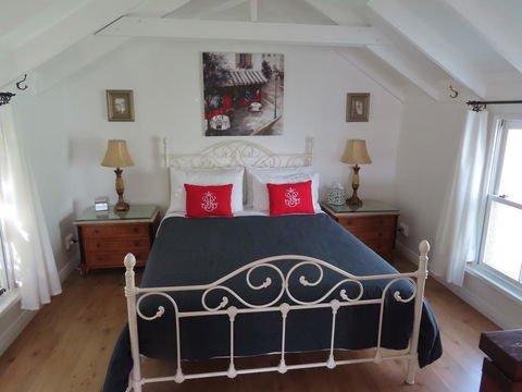Maison De May Boutique Bed & Breakfast - Hervey Bay Accommodation 0