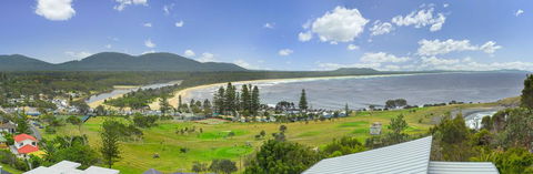 Malibu Holiday House, 6 Dulconghi Street - Tourism Hervey Bay 2