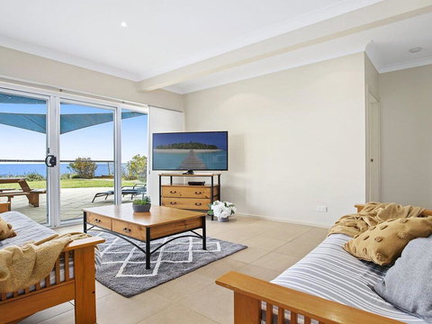 Mamorhomy - Beachfront Spacious Apartment - Tourism Hervey Bay 0