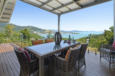 MANDALAY ESCAPE, SECLUSION & SERENITY WITH A POOL - Tourism Hervey Bay 1