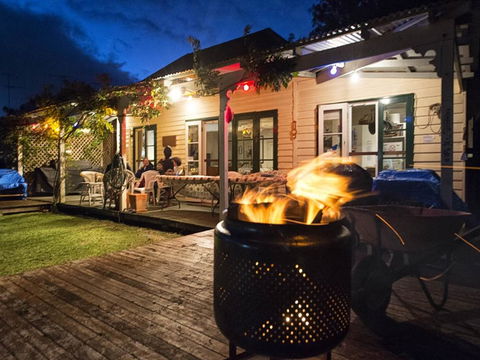 Mandurah Riverfront Holiday Rental - Hervey Bay Accommodation 2