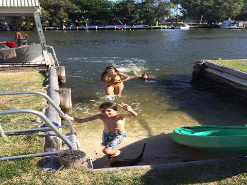 Mandurah Riverfront Holiday Rental - Hervey Bay Accommodation 1