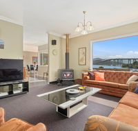 Manfield City Waterfront View Cottage - Tourism Hervey Bay