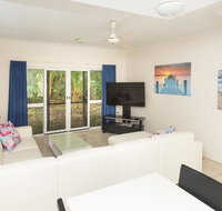 Mango Tree Private Apartments - Hervey Bay Accommodation