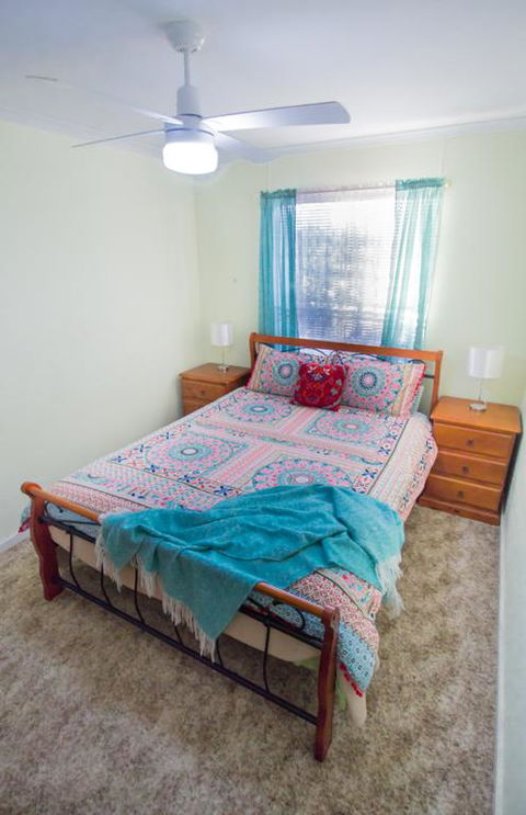 Manilla Cottage - Manilla NSW - Hervey Bay Accommodation 3