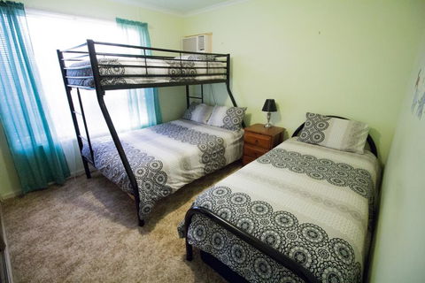 Manilla Cottage - Manilla NSW - Hervey Bay Accommodation 2