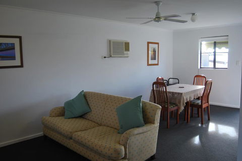 Maple Tree Cottage - Tourism Hervey Bay 0