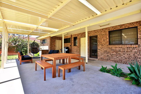 Maria's Beach House - Pet Friendly - Tourism Hervey Bay 1