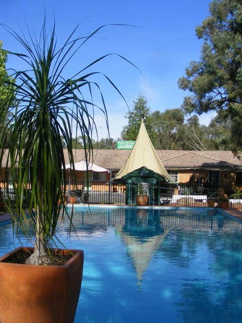 Matthew Flinders Motor Inn - Hervey Bay Accommodation 3