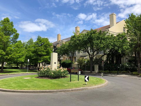 MCG, Rod Laver, City - Best Location In Melbourne - Tourism Hervey Bay 3