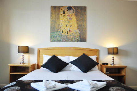 Meadowbrook Hotel Brisbane - Hervey Bay Accommodation 0