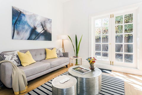 Melbourne Fitzroy Terrace - Tourism Hervey Bay 3