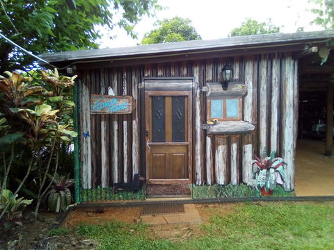 Mena Creek Flower House - Hervey Bay Accommodation 1