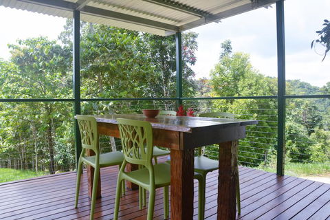 Mena Creek Flower House - Hervey Bay Accommodation 2