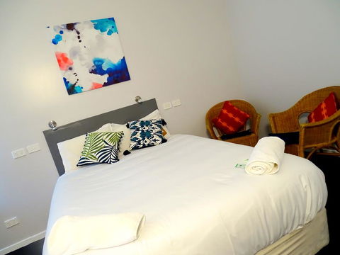Mercury Motor Inn - Hervey Bay Accommodation 2