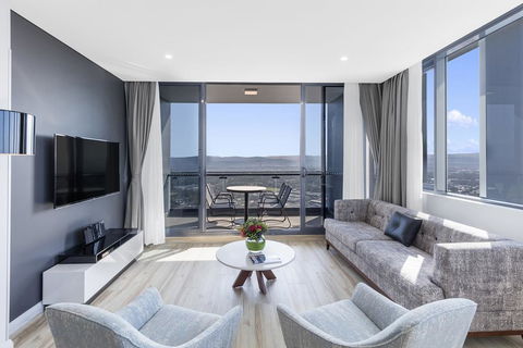 Meriton Suites Southport - Hervey Bay Accommodation 0