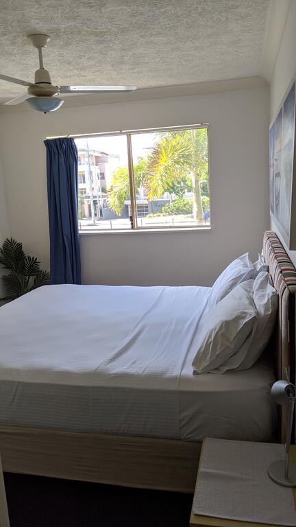 Mermaid Beach Apartment - Hervey Bay Accommodation 1