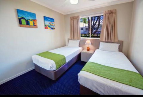 Mermaid Beach Apartment - Hervey Bay Accommodation 2