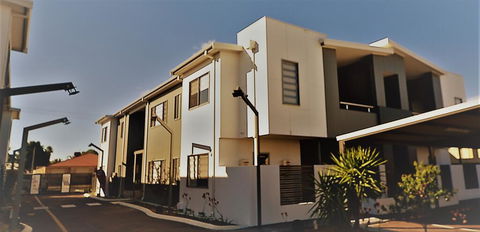 MERRIFIELD Foothill Suites - RELAXING LIFETYLE CHOICE - Hervey Bay Accommodation 3