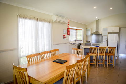Merry Beach Caravan Park - Hervey Bay Accommodation 2
