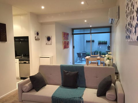 MH CBD Private 1 BR Apartment @ Wills Court - Tourism Hervey Bay 3