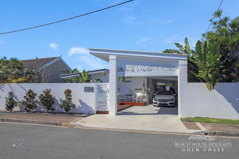 Miami Beachside Beach House - Hervey Bay Accommodation 1