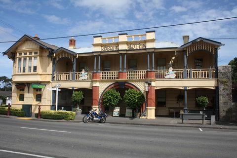 Mickey Bourke's Koroit Hotel - Tourism Hervey Bay 0