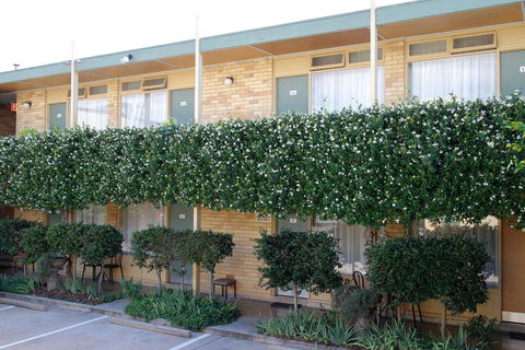 Mid City Motor Inn Queanbeyan - Hervey Bay Accommodation 1