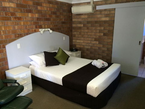 Miles Outback Motel - Hervey Bay Accommodation 0
