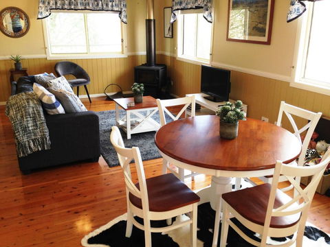 Milford Country Cottages - Hervey Bay Accommodation 2