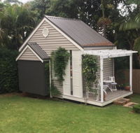 Mini Manor Bangalow Note 2 night minimum stay - Hervey Bay Accommodation