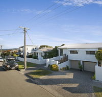 Minutes walk to Peregian Beach and surf - Unit 1/28 Pelican Street - Hervey Bay Accommodation