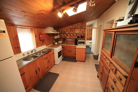 Miss Mabel Cottage - Tourism Hervey Bay 0