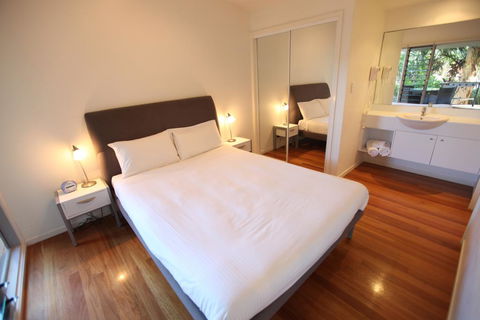 Mobys Beachside Retreat - Hervey Bay Accommodation 3