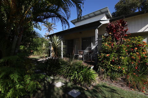 Mobys Beachside Retreat - Hervey Bay Accommodation 2