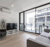 Modern  Bright 2BR Apt- Parking WIFI Pool  Gym - Hervey Bay Accommodation
