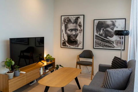 Modern 1 Bedroom Apartment South Yarra - Hervey Bay Accommodation 1