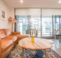 Modern 1bed1study Apt near Station  MQ Centre - Hervey Bay Accommodation