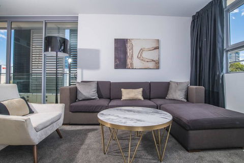 Modern Home For 4 @Silkari Suite Chatswood - Hervey Bay Accommodation 2