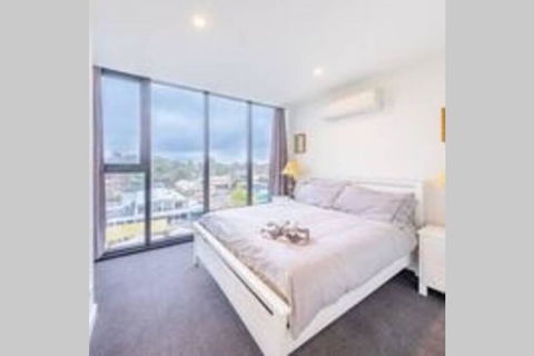 Modern Luxury 3 Bedroom Apartment With Sea Views - Hervey Bay Accommodation 0
